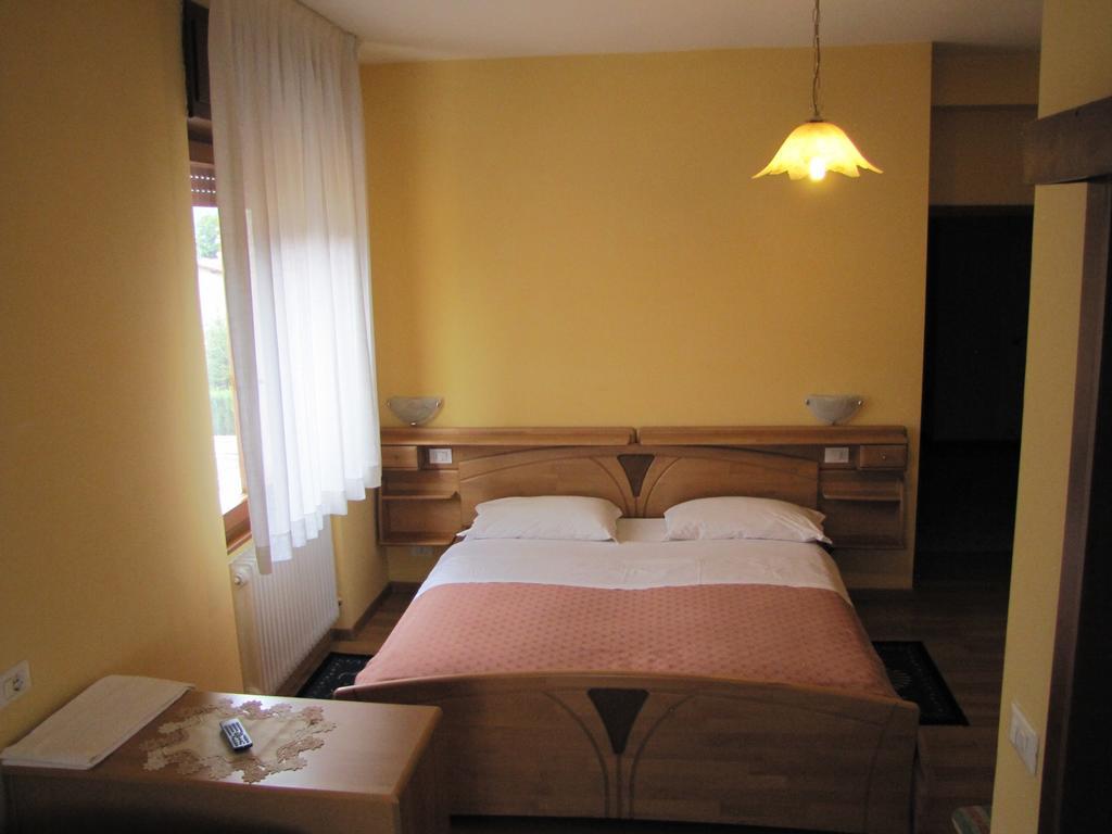 Hotel Cantaleone San Michele all'Adige Bilik gambar